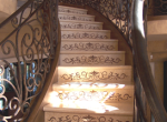 Лестницы из натурального камня – разнообразие форм и материалов